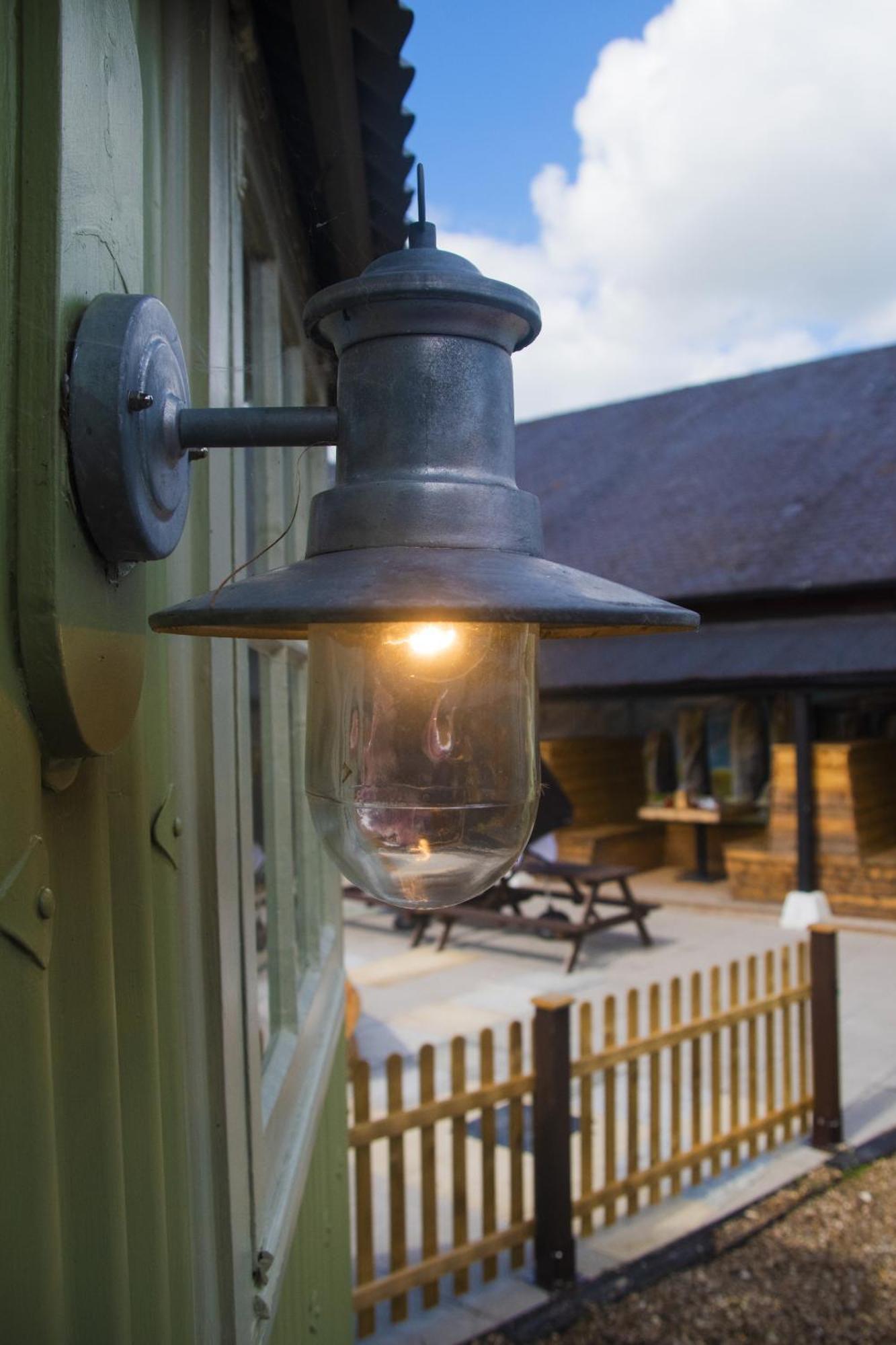 Stonehenge Inn & Shepherd'S Huts Bulford Chambre photo