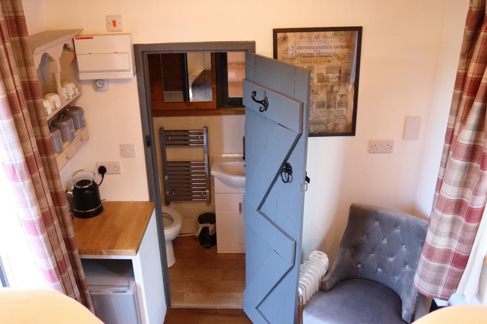 Stonehenge Inn & Shepherd'S Huts Bulford Chambre photo