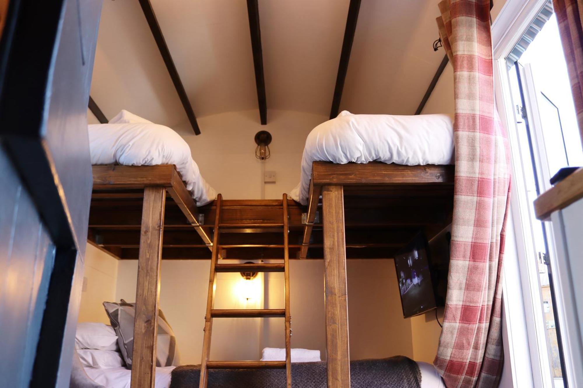 Stonehenge Inn & Shepherd'S Huts Bulford Chambre photo