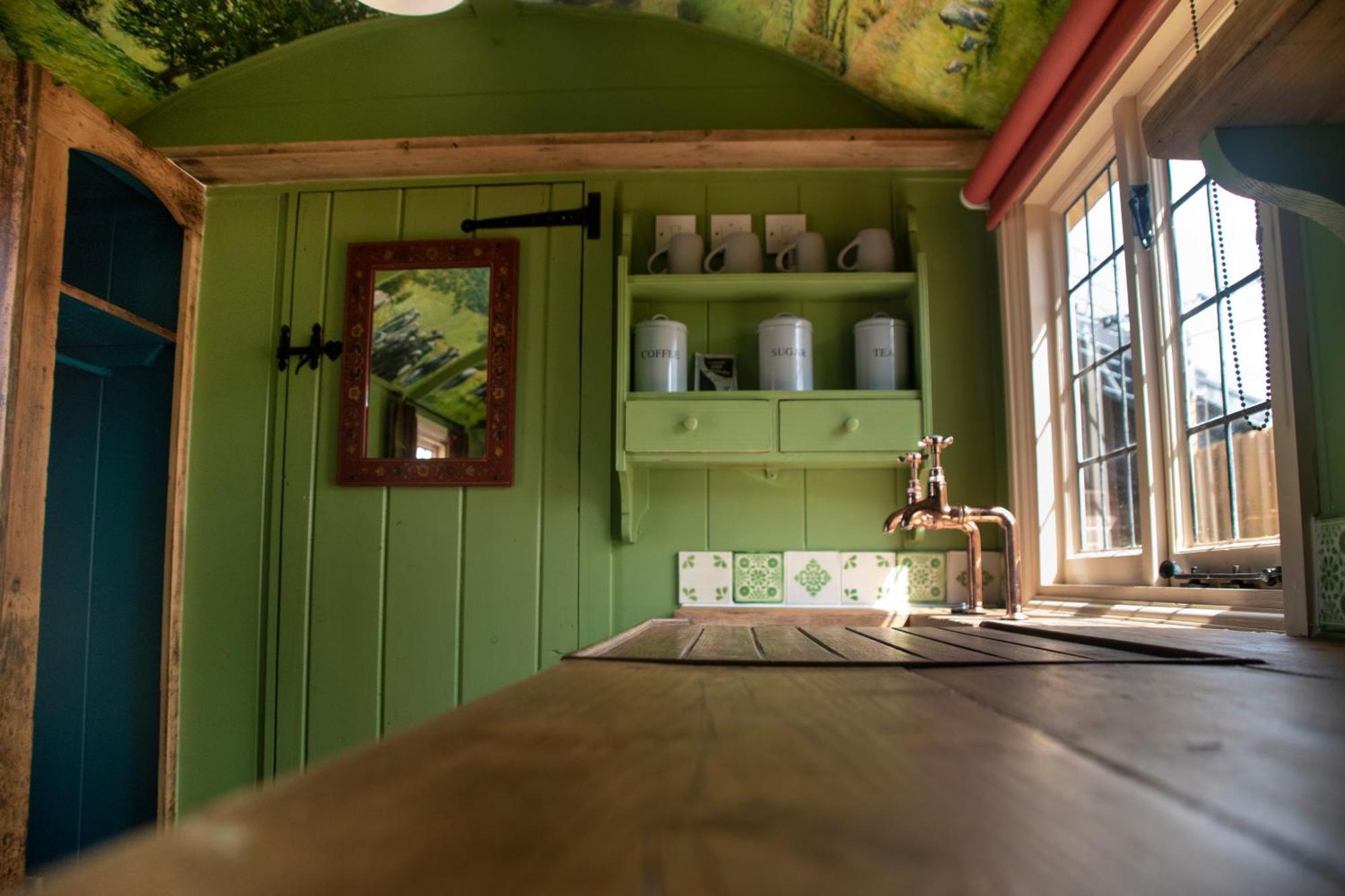 Stonehenge Inn & Shepherd'S Huts Bulford Chambre photo