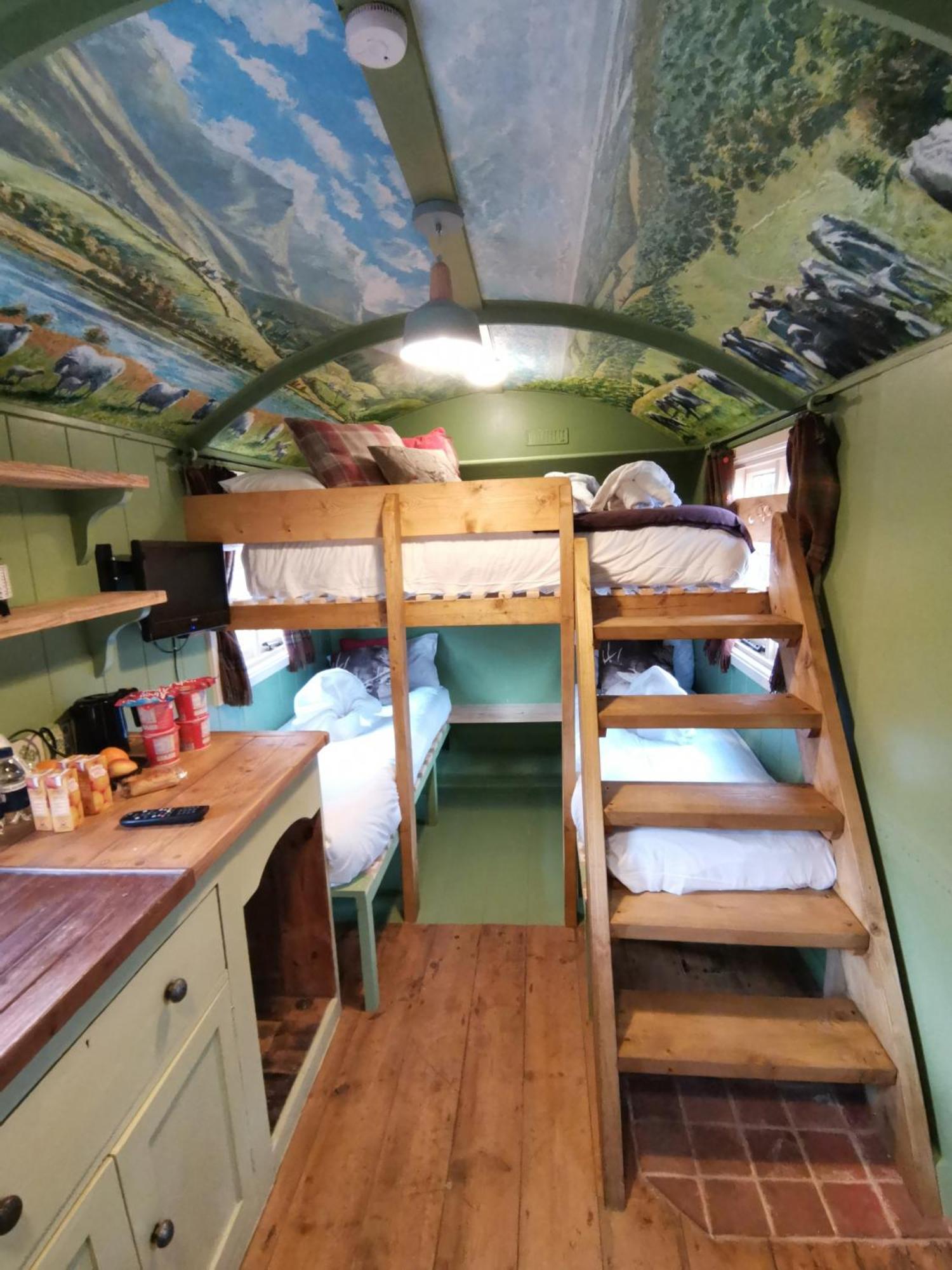 Stonehenge Inn & Shepherd'S Huts Bulford Chambre photo