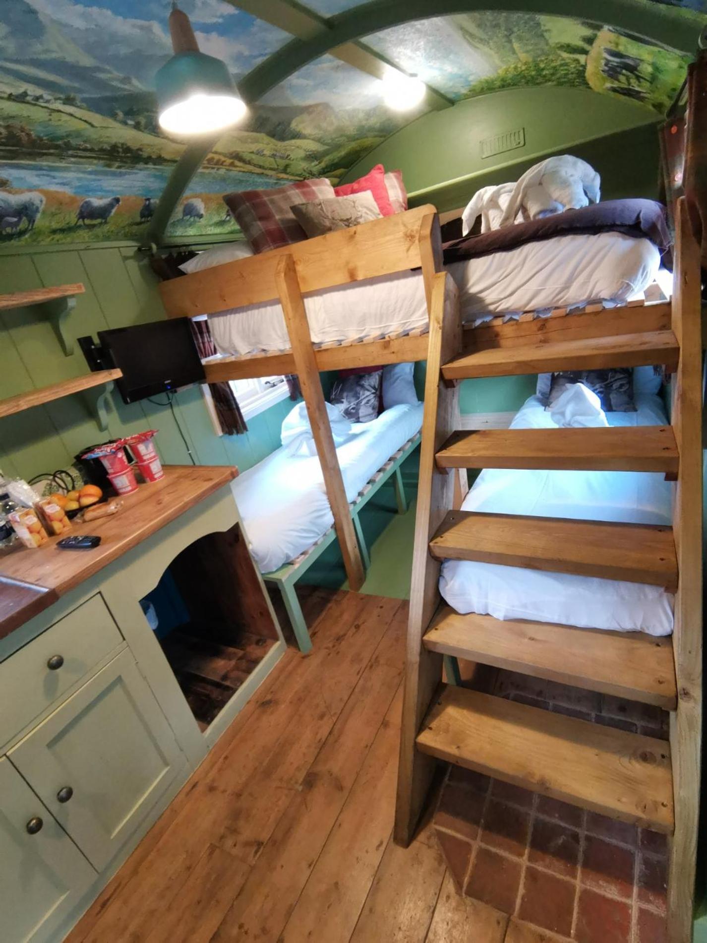 Stonehenge Inn & Shepherd'S Huts Bulford Chambre photo